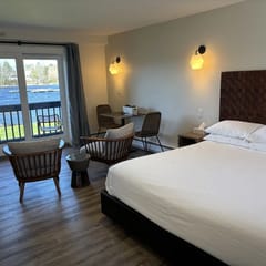 Juniper Motel-King Suite-Pet Friendly-Cooktop-Ground Floor-Room 22