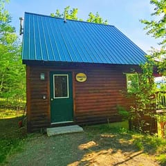 Tomhegan Cabin