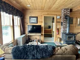 Blue Bear Cabin - Image 5