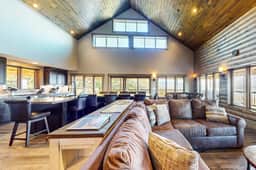 Burnt Jacket Lodge - Image 5