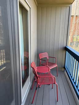 Juniper Motel- Double Queen- Pet Friendly-Balcony-Room 17 - Image 3