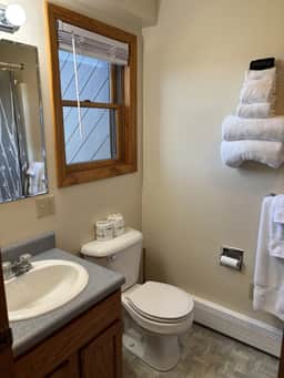 Juniper Motel-Double Queen-Pet Friendly-Ground Level-Room 20 - Image 5