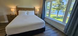 Juniper Motel-Double Queen-Pet Friendly-Second Level-Room 4 - Image 5