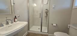 Juniper Motel-Single Queen-Studio-Second Floor-Room 3 - Image 4