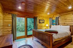 Loon Lodge - Image 5