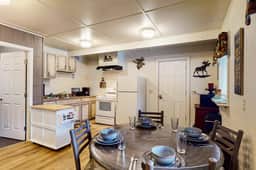Moose Hollow Apartment - Image 3