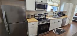 Pleasant Street Retreat - Image 2