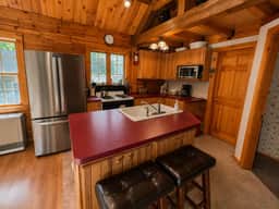 Village Pines Cabin - Image 3