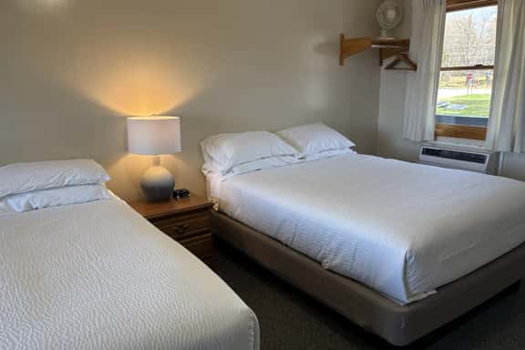 Juniper Motel-Double Queen-Pet Friendly-Ground Floor- Room 23 - Image 1