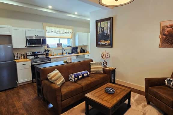 Pleasant Street Retreat - Image 1