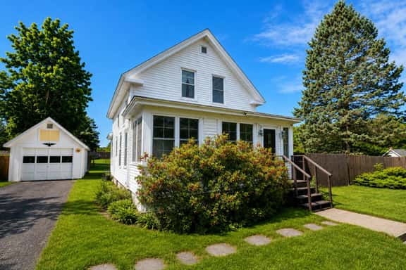 Brook Street Retreat - Image 1