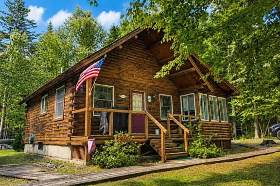 Village Pines Cabin - Image 1