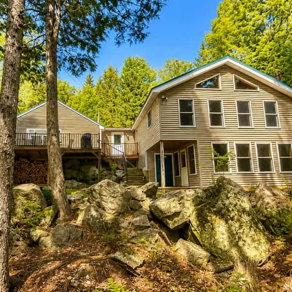 Beaver Cove Cabin - Image 1