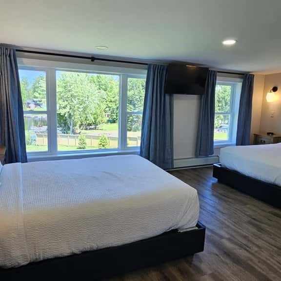 Juniper Motel-Double Queen-Pet Friendly-Second Level-Room 4 - Image 1