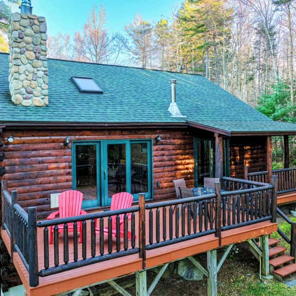 Loon Lodge - Image 1