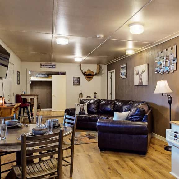 Moose Hollow Apartment - Image 1