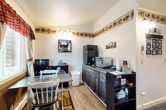 Bear's Den - Image 3