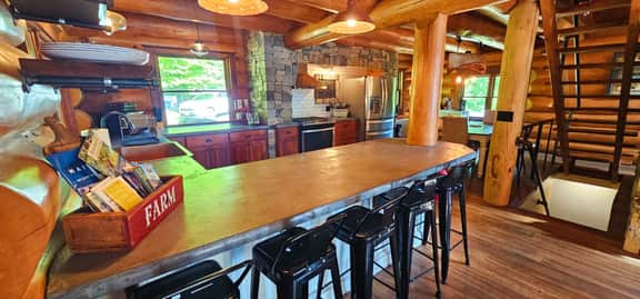Bear Cove Hideaway - Image 3