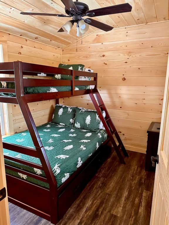 Black Bear Cabin - Image 4