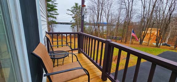 Lakeshore Retreat - Image 2