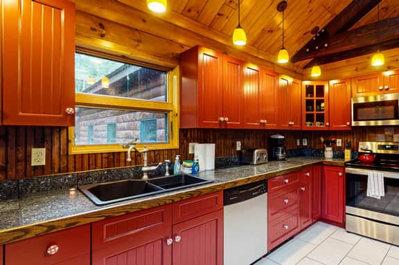 Loon Lodge - Image 3