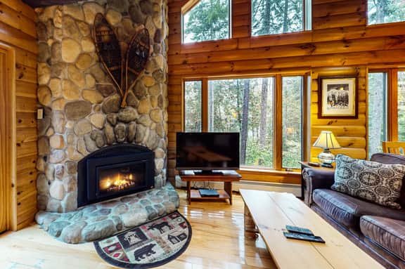Loon Lodge - Image 2