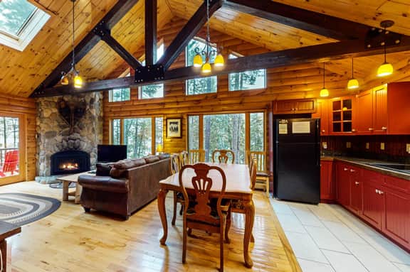 Loon Lodge - Image 2