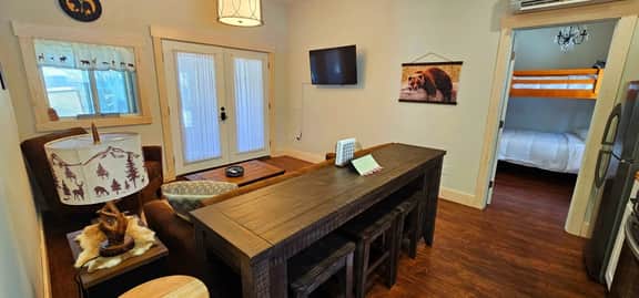 Pleasant Street Retreat - Image 3