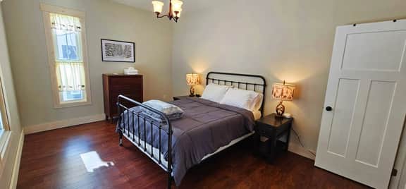 Pleasant Street Retreat - Image 5