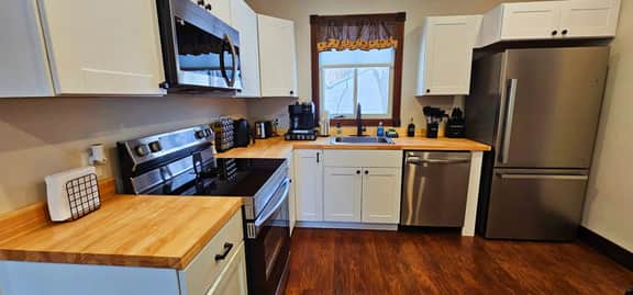 Pleasant Street Retreat - Apartment 3BR - Image 2