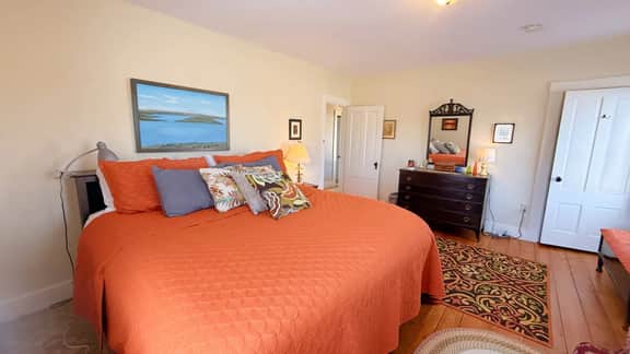 The Pritham House | Pet-Friendly, Public Beach & Dining - Image 5