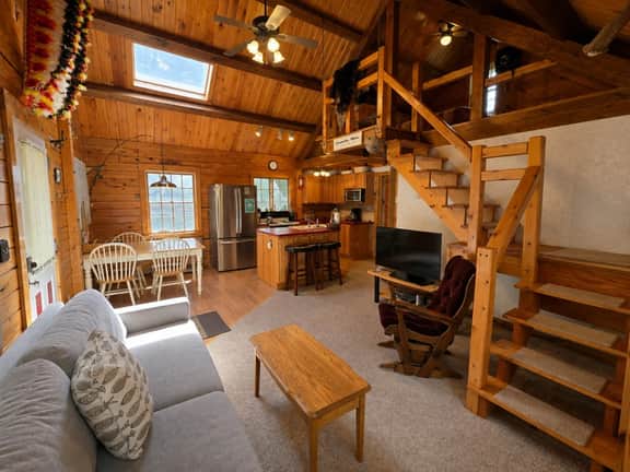 Village Pines Cabin - Image 5