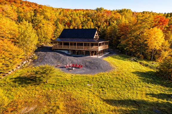 Burnt Jacket Lodge - Image 1