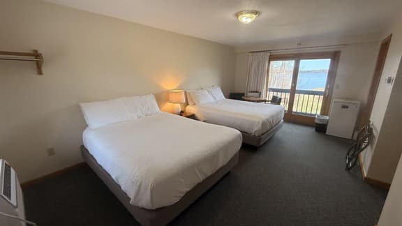 Juniper Motel-Double Queen-Pet Friendly- Ground Floor-Room 19 - Image 1
