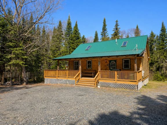 Maine Attraction - Image 1