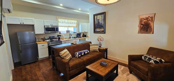 Pleasant Street Retreat - Image 1