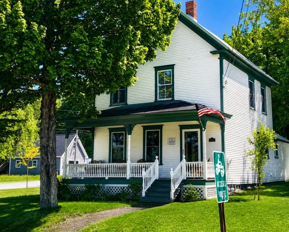 The Pritham House | Pet-Friendly, Public Beach & Dining - Image 1